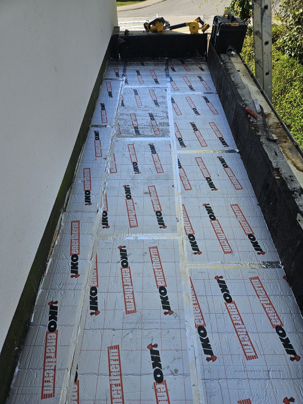 Rénovation complète EPDM avec isolation renforcée à Belgrade (Namur) - photo 2