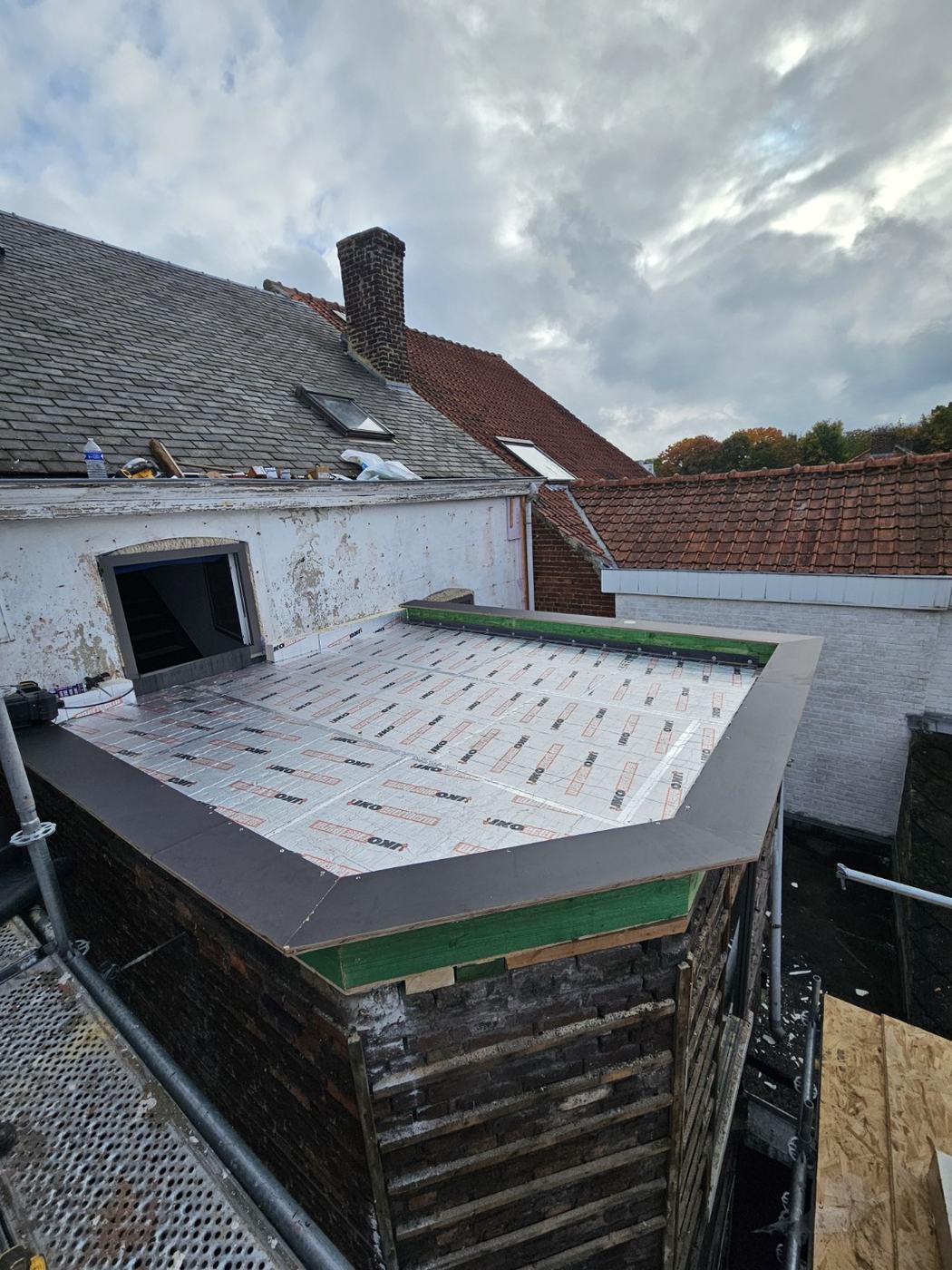 Reconstruction EPDM avec rehausse d’acrotères à Gembloux - photo 4
