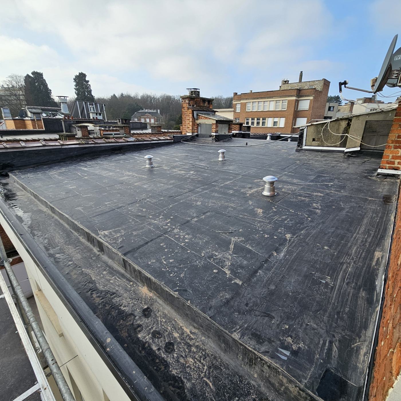 Rénovation EPDM avec réfection de corniche à Ixelles - photo 4